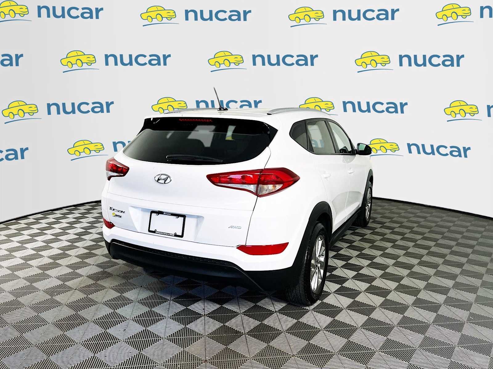 Used 2016 Dazzling White Hyundai SE image 7