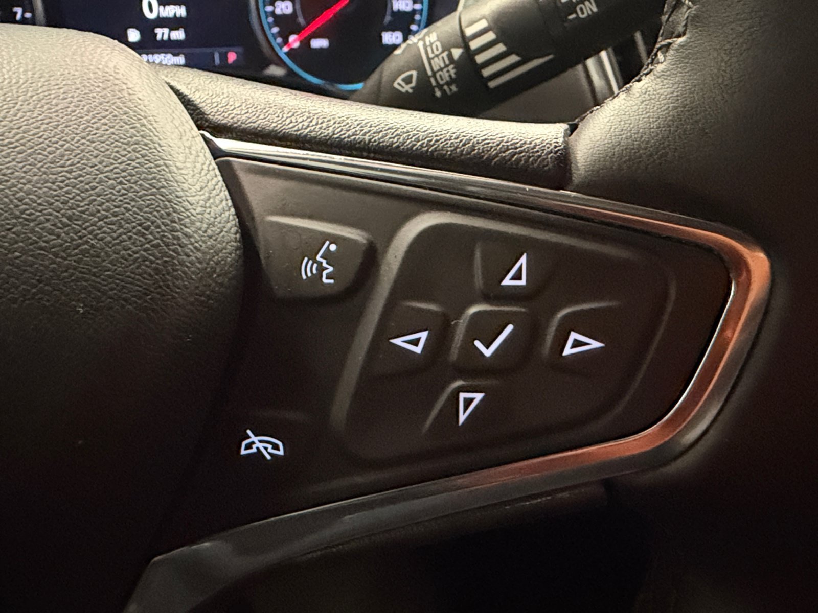 Used 2024 Summit White Chevrolet LT image 35