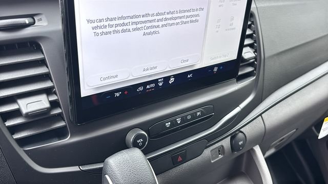 New 2026 Oxford White Ford Base image 17