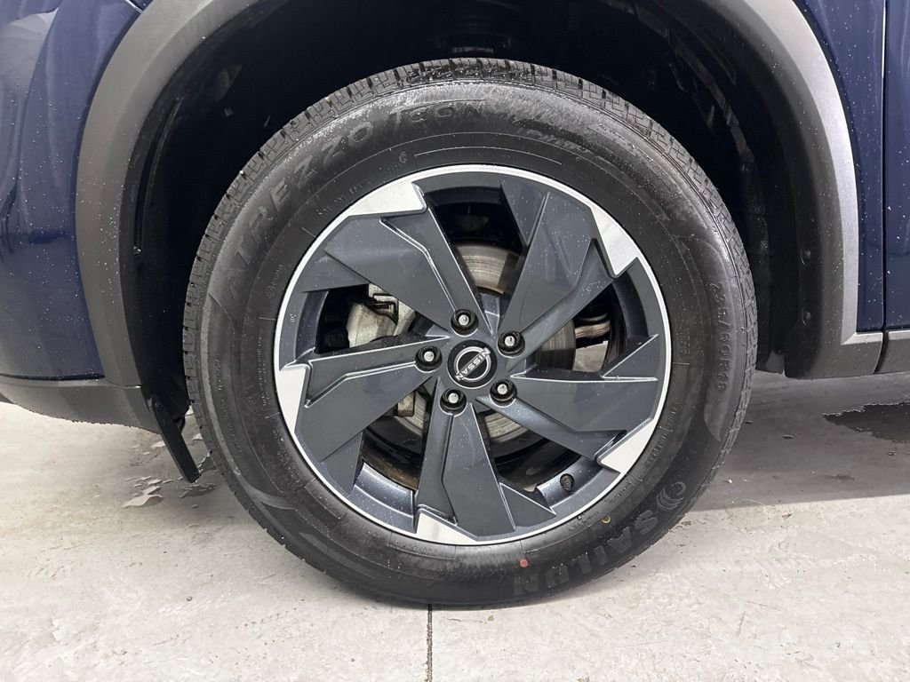 Used 2024 Deep Ocean Blue Pearl Nissan SV image 25