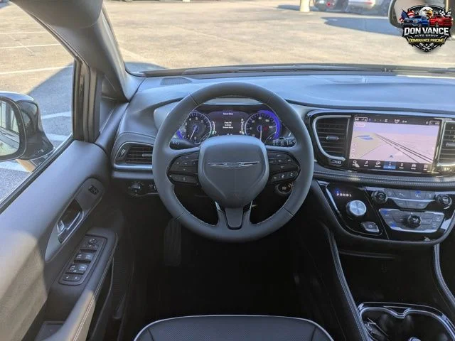 2026 Chrysler Pacifica Limited - Photo 13