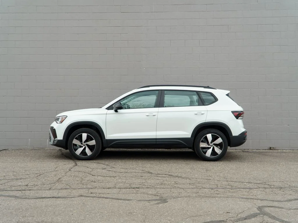 Used 2025 White Volkswagen 1.5T S image 2