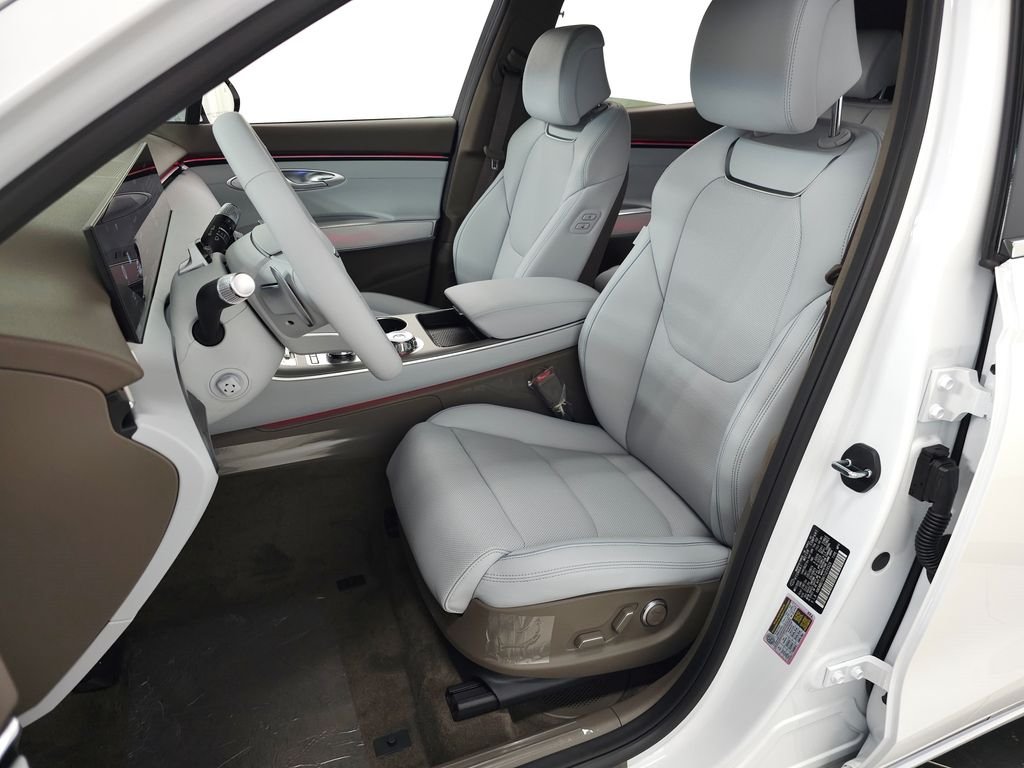 New 2026 White Genesis 2.5T ADVANCED image 11