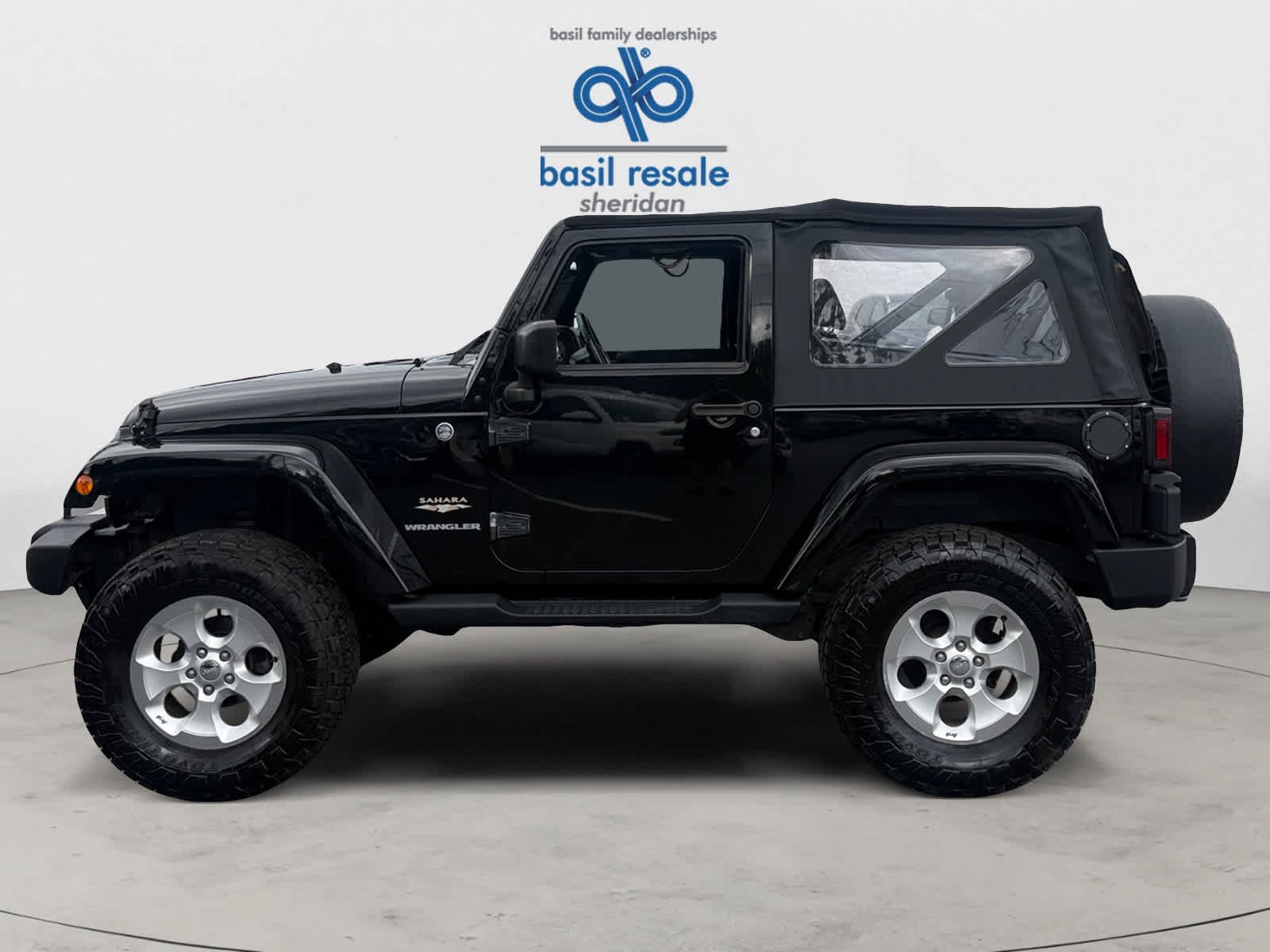 Used 2015 Black Clearcoat Jeep Sahara image 3