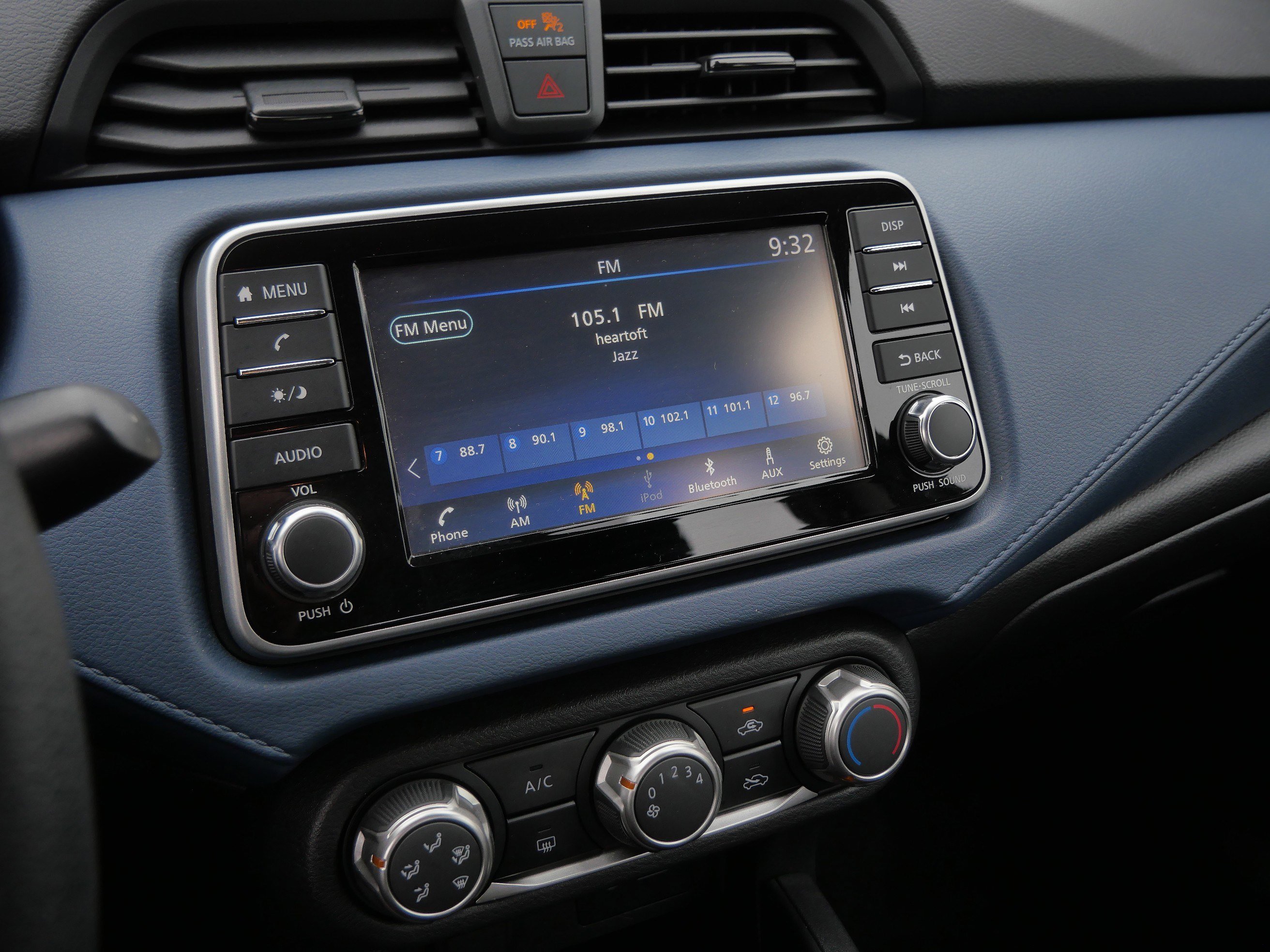 2025 Nissan Versa Sedan SV - Photo 22