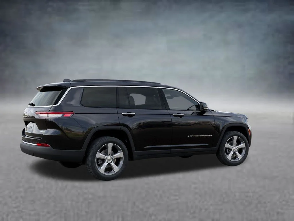 New 2026 Diamond Black Crystal Pearl-Coat Exterior Paint Jeep Limited image 4