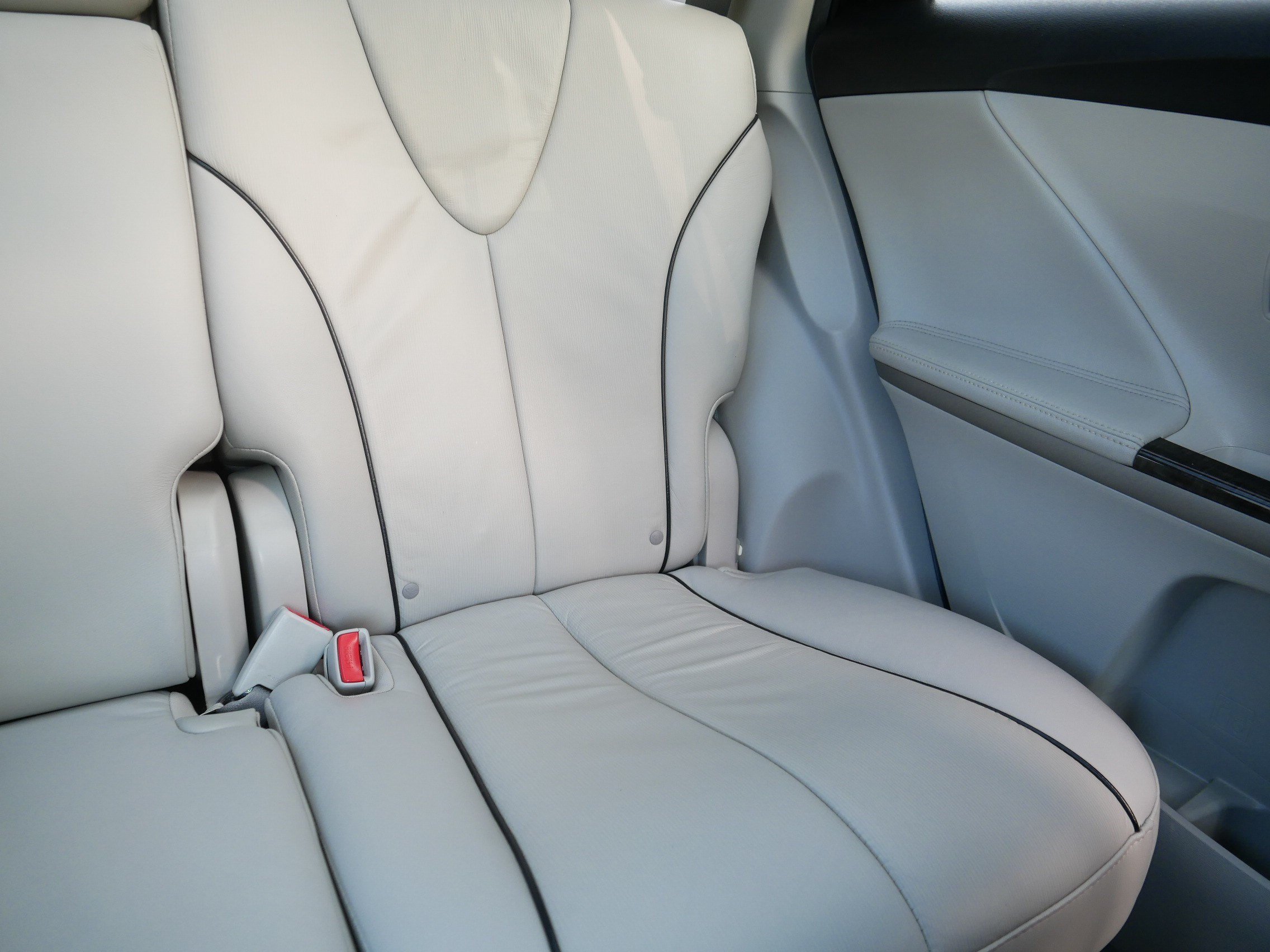 Used 2013 Magnetic Gray Metallic Toyota XLE image 14