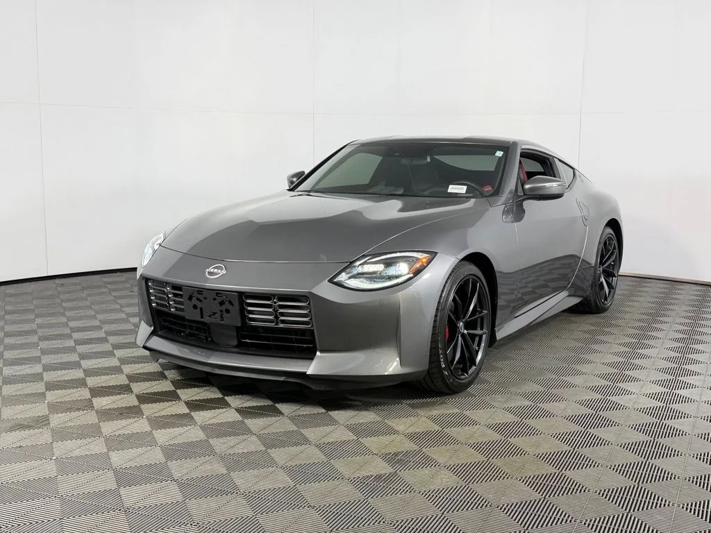 Used 2025 Gray Nissan Performance image 3