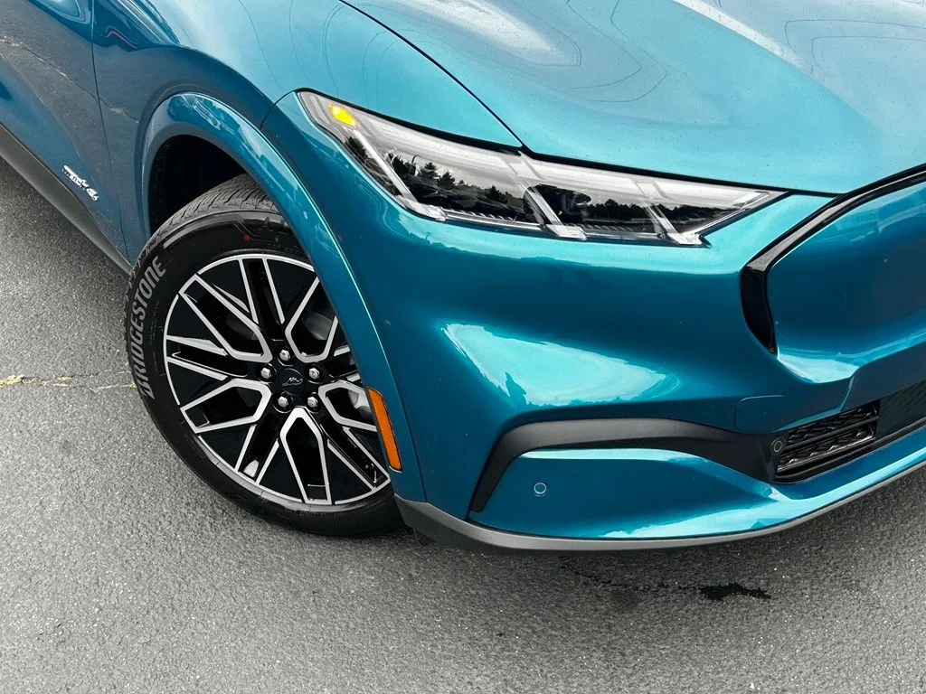 New 2026 Adriatic Blue Metallic Ford Premium image 2