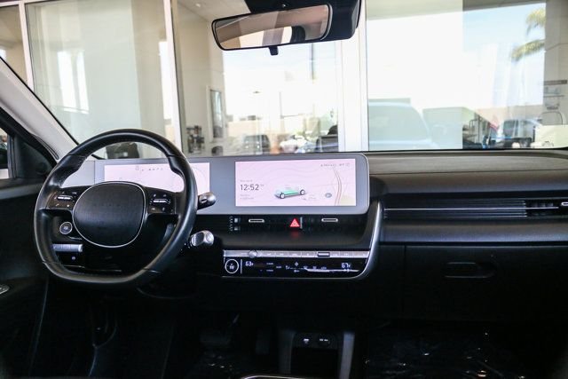 Certified Used 2024 Black Hyundai SE image 13