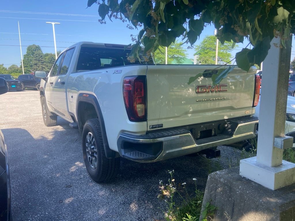 Used 2025 Summit White GMC Pro image 4
