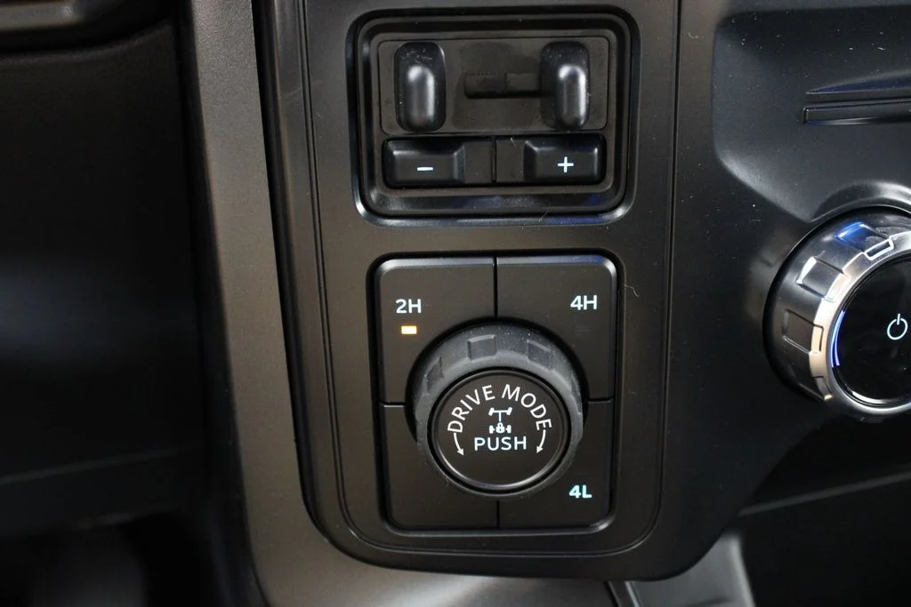 New 2026 Carbonized Gray Metallic Ford Tremor image 23