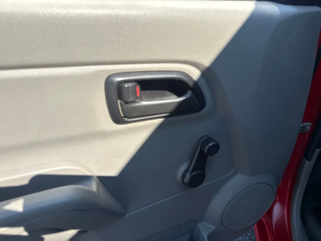 Used 2007 Red Chevrolet LS image 17