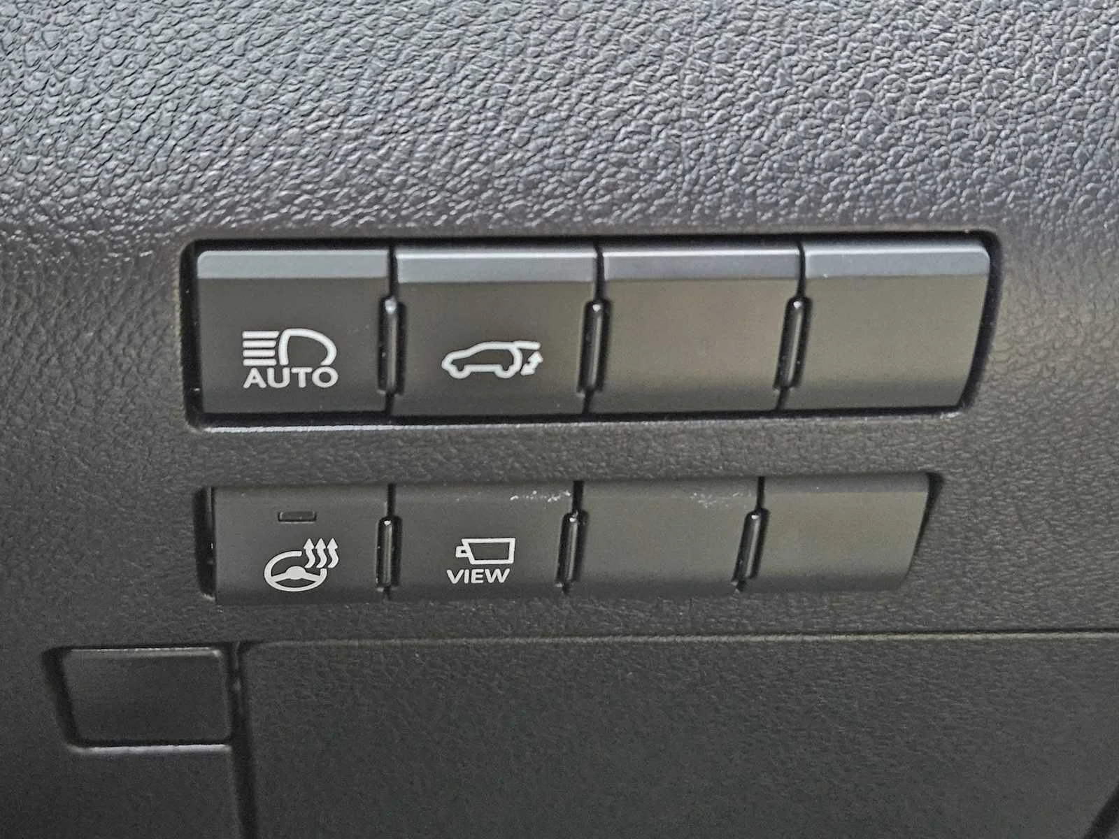 Used 2019 Atomic Silver Lexus  image 17
