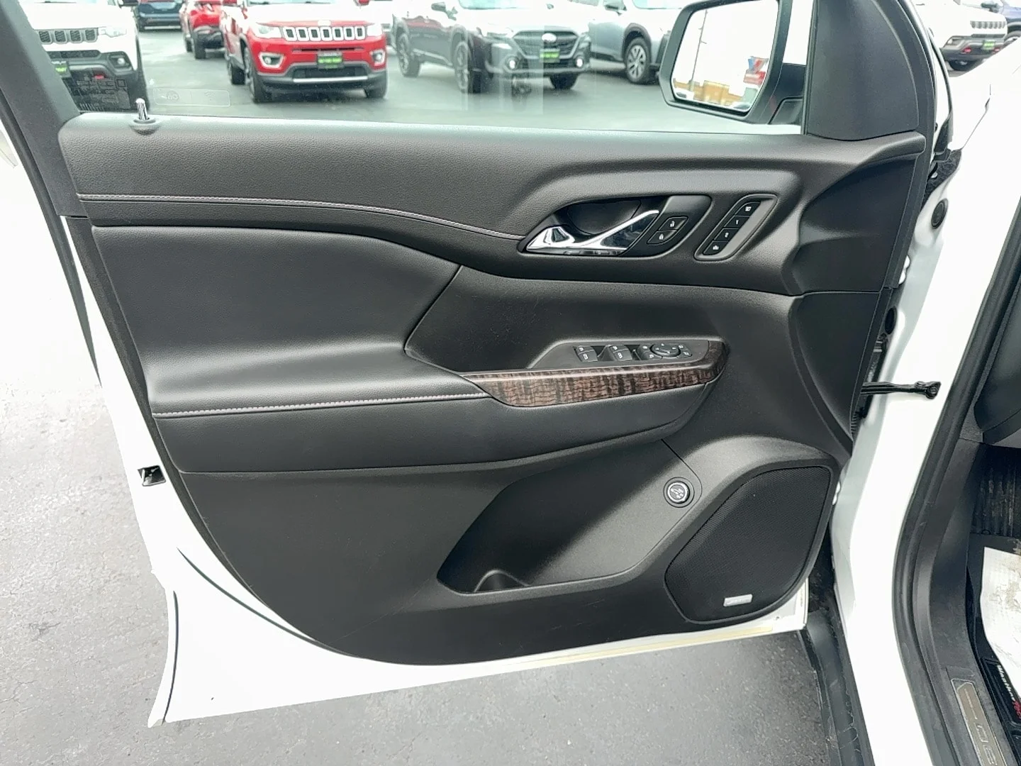 Used 2020 White GMC Denali image 12