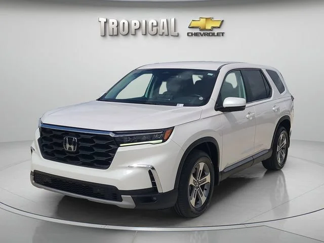 Used 2023 White Honda EX-L 8 Passenger image 1