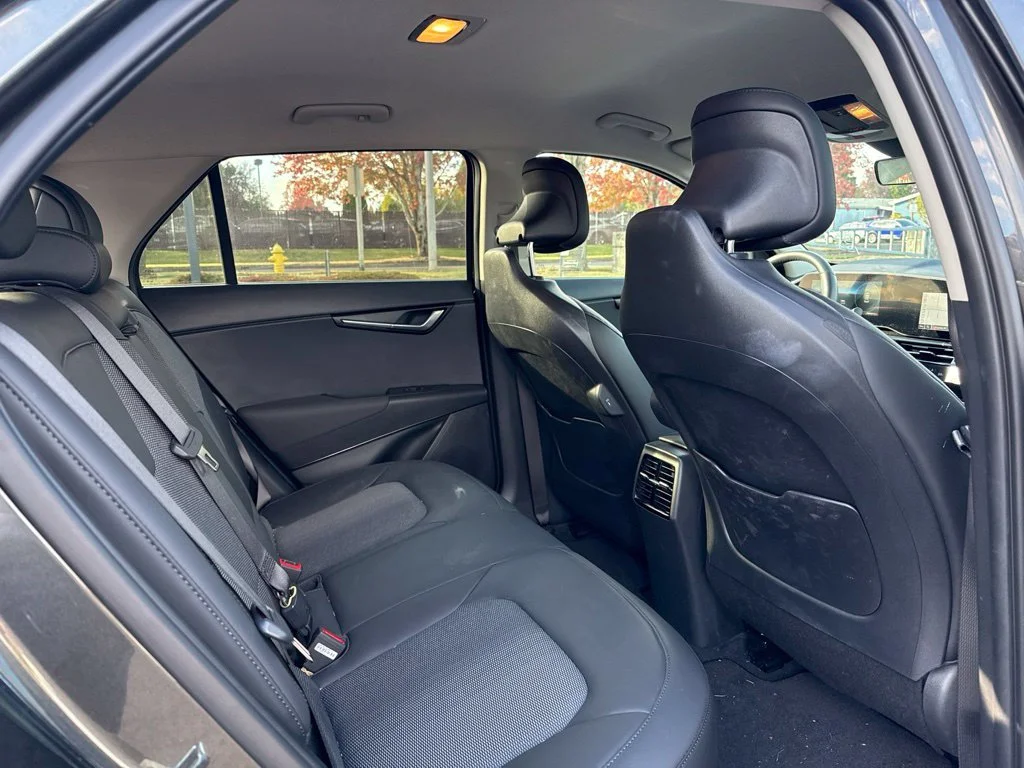 Used 2023 Graphite Gray Kia Wind image 21