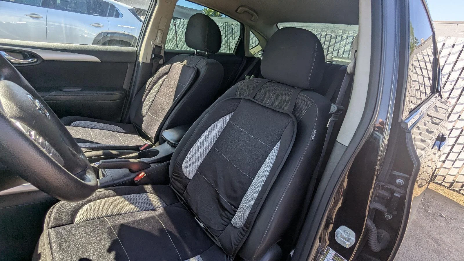 Used 2017  NISSAN  image 15