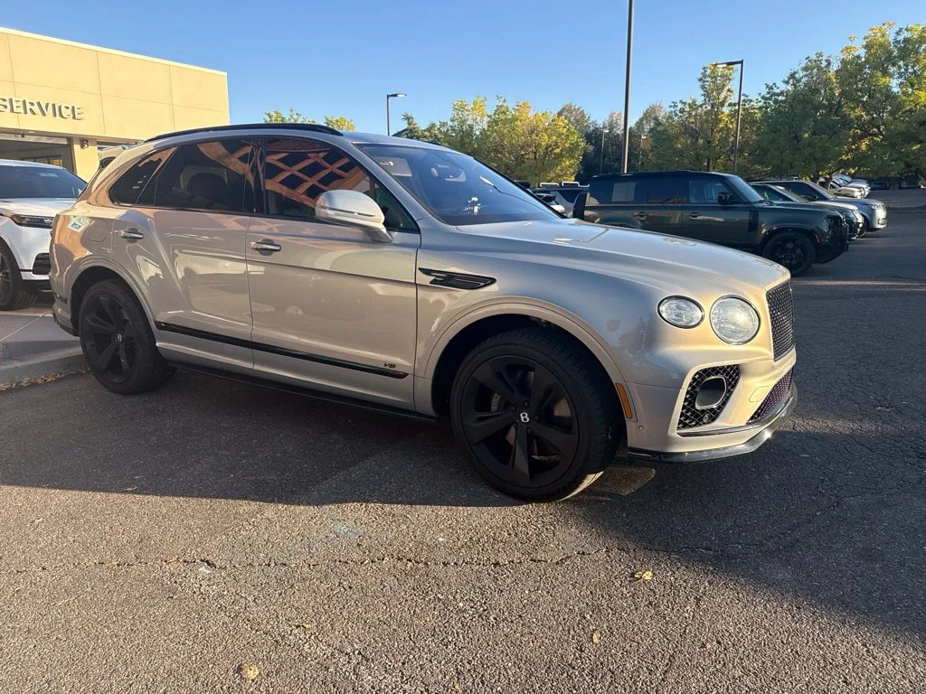 Used 2022 Black Bentley V8 image 4
