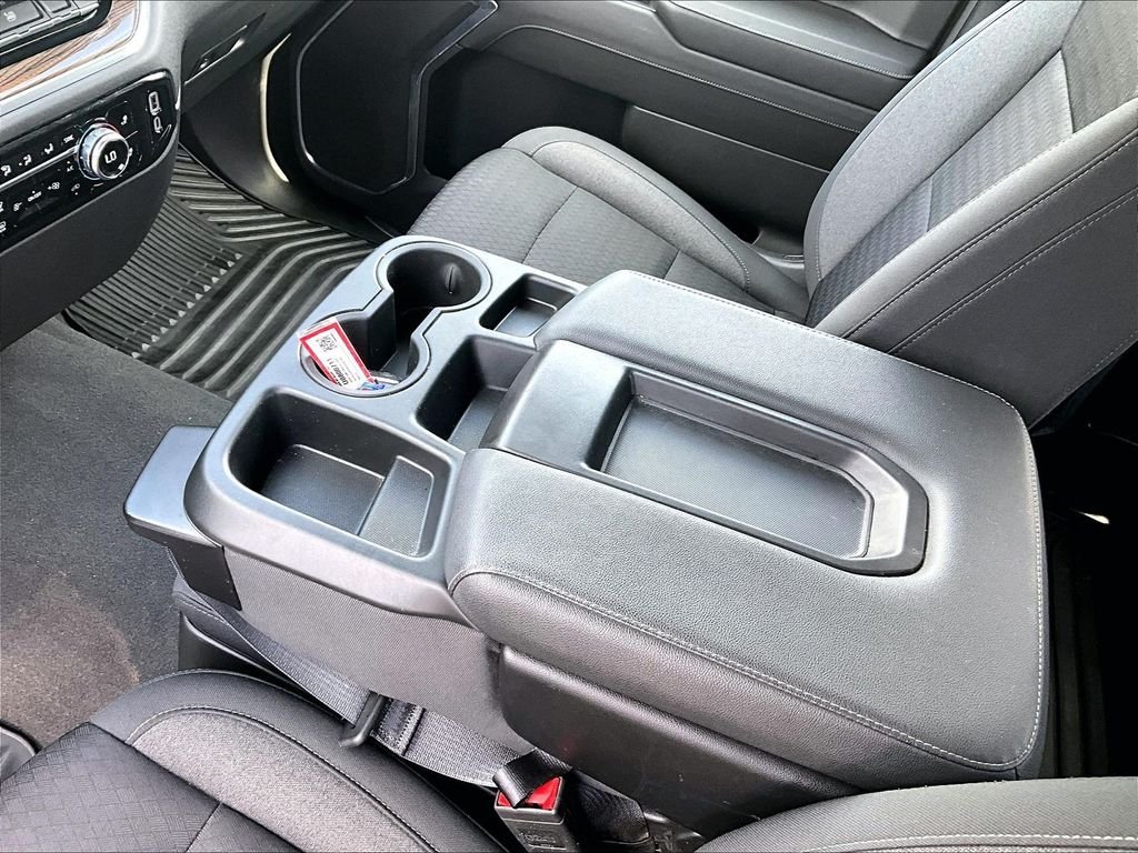 Used 2024 White GMC Elevation image 20