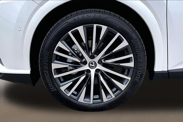 Used 2025 Eminent White Pearl Lexus 350 Premium Plus image 7
