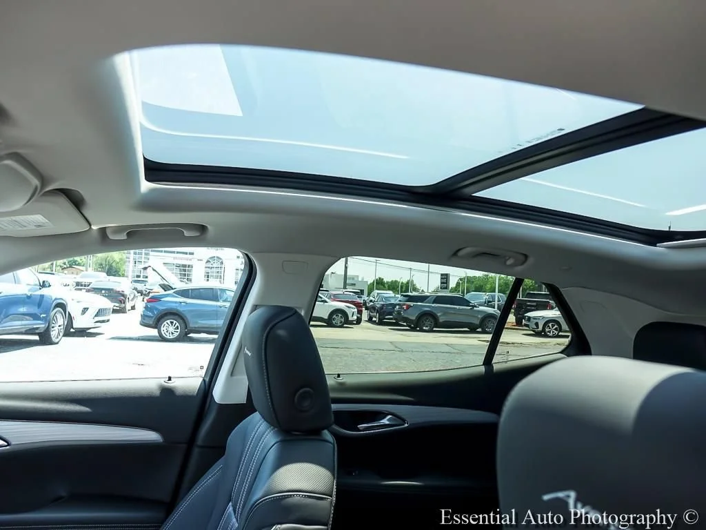 2026 Buick Envision Avenir - Photo 12