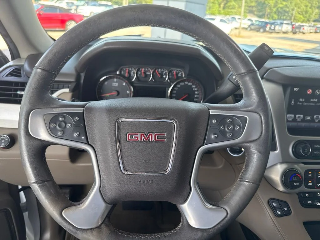 Used 2016 White GMC SLT image 21