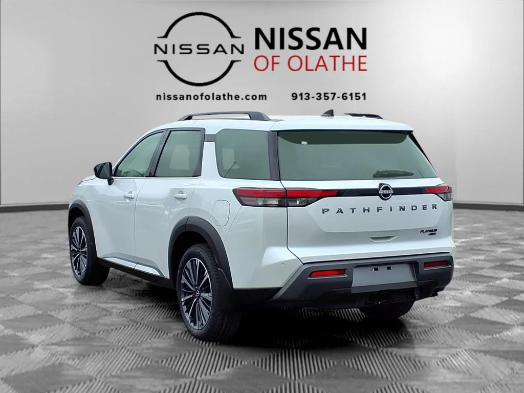 New 2026 Everest White Pearl TriCoat Nissan Platinum image 3