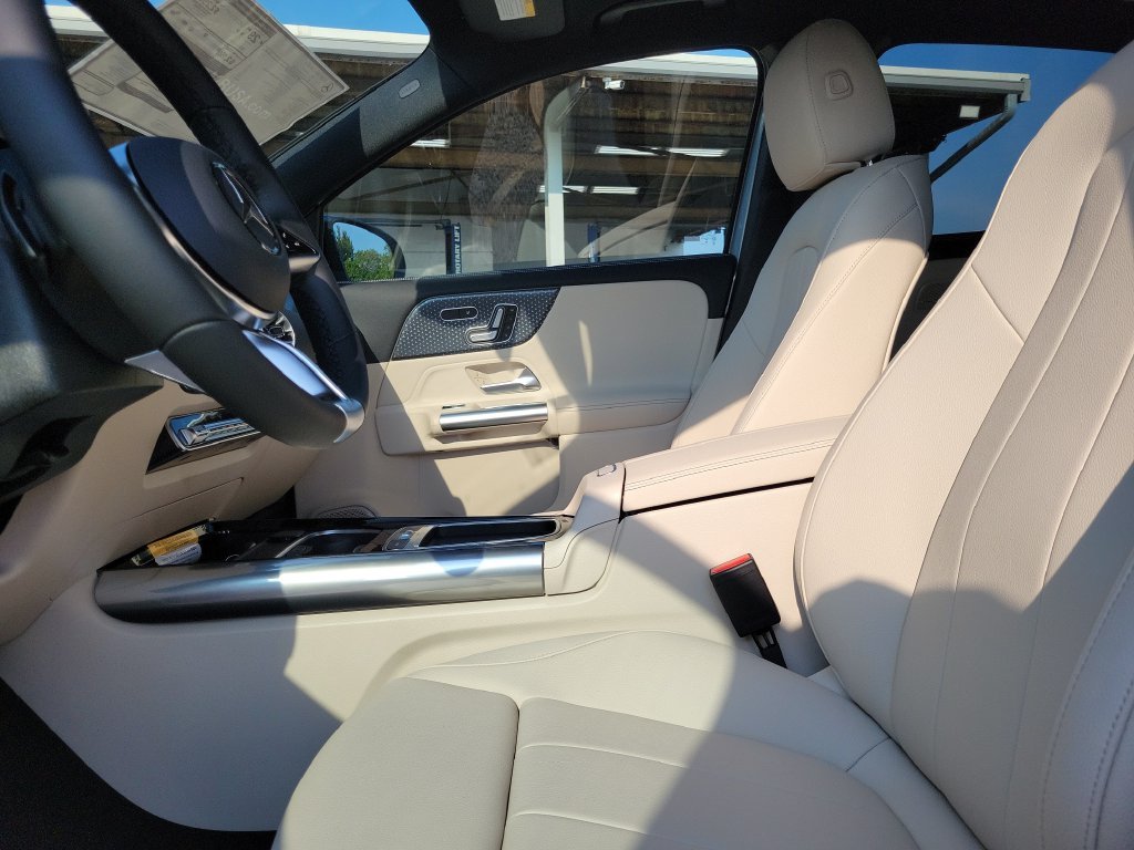 New 2026 Cirrus Silver Metallic Mercedes-Benz GLA 250 image 17