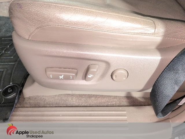 Used 2014 Red Lexus 460 image 12