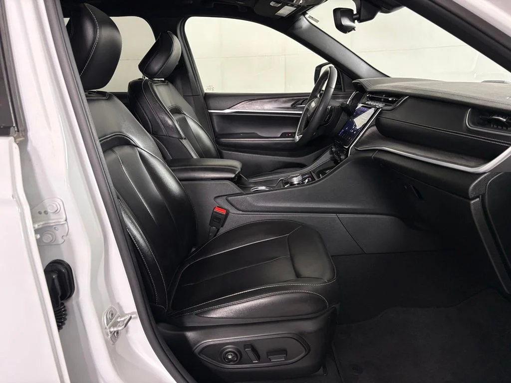 Used 2024 White Jeep 4xe image 43