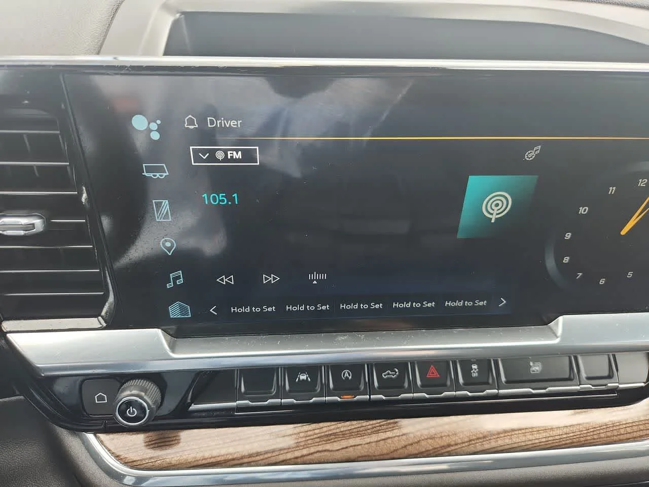Used 2023 Dark Ash Metallic Chevrolet LT (2FL) image 21