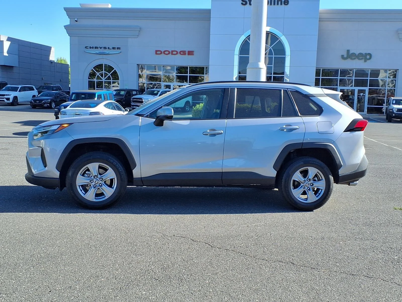 Used 2024  Toyota XLE image 3
