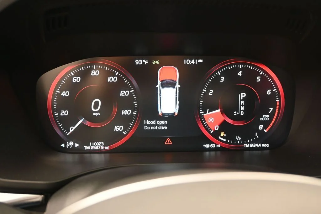 Used 2020 Onyx Black Metallic Volvo T6 Momentum image 18