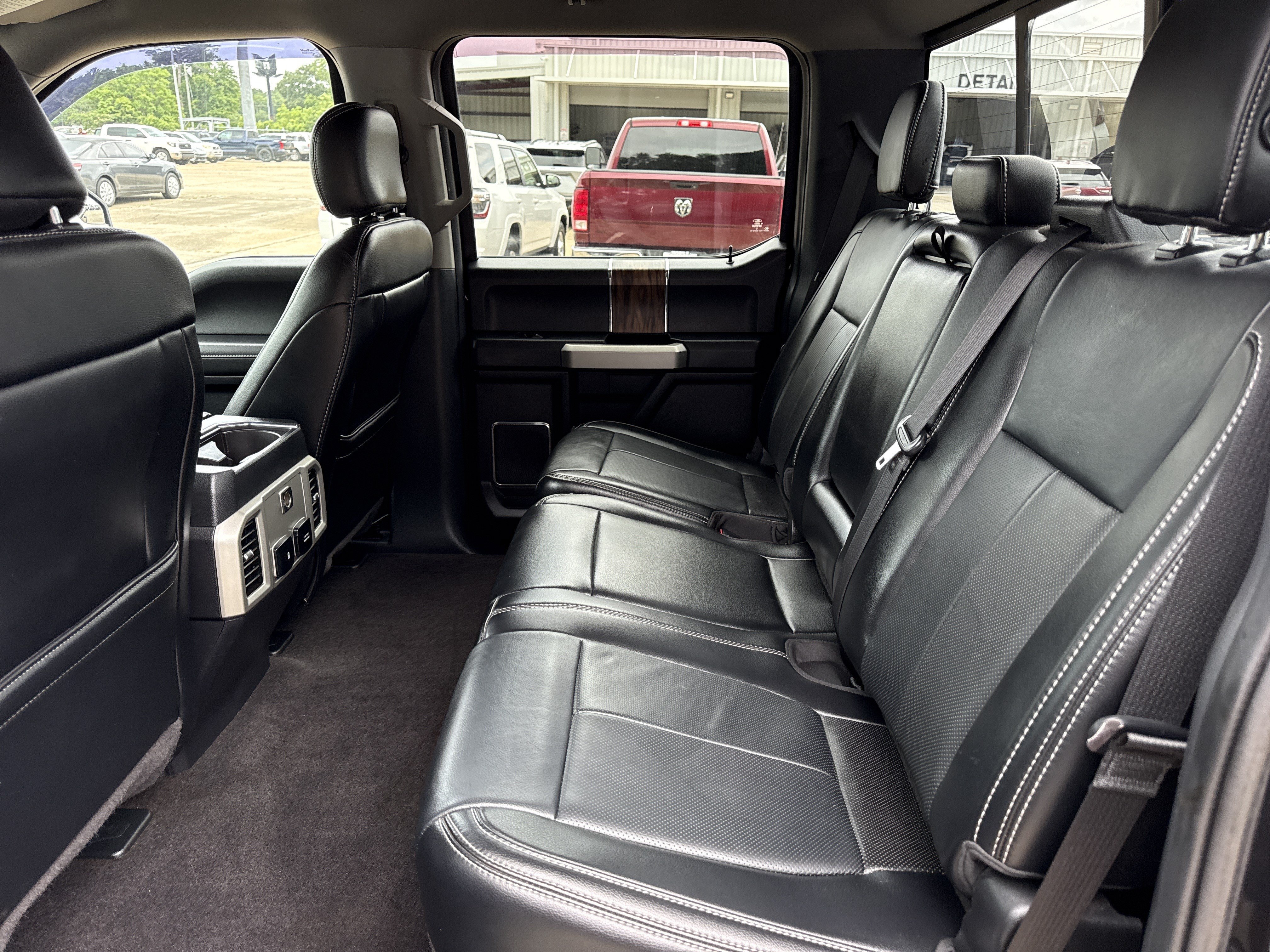 Used 2019 Agate Black Metallic Ford LARIAT image 14