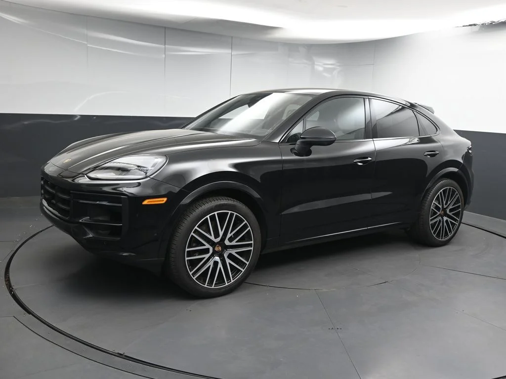 2025 Porsche Cayenne -'s photo