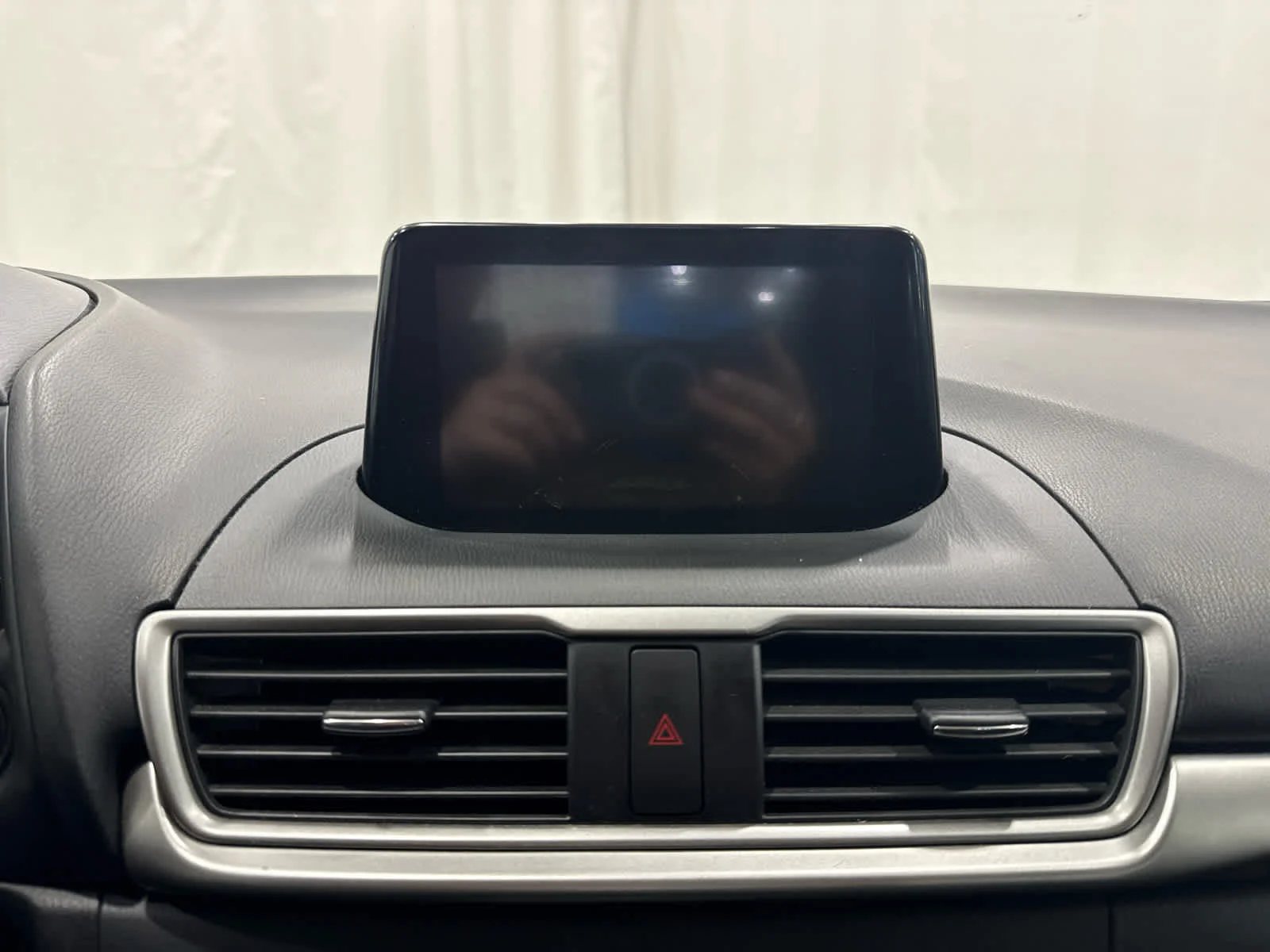 Used 2017 Red/red Mazda Sport image 15