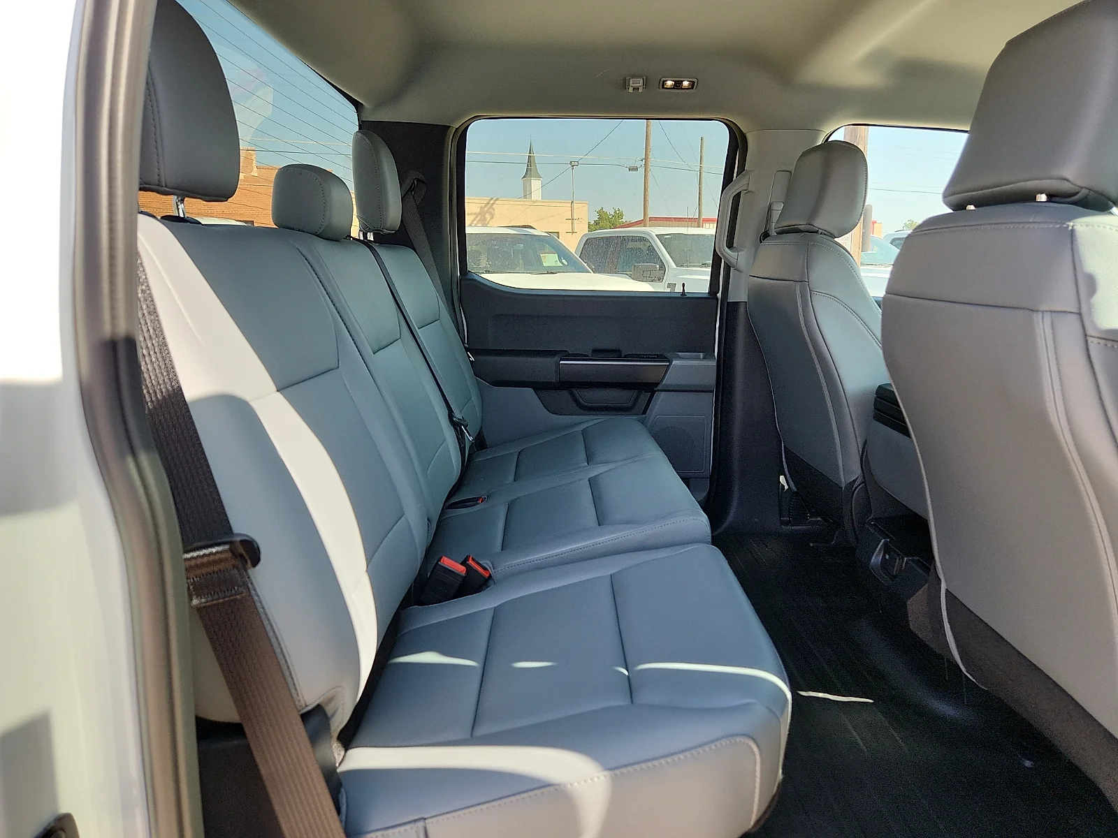 New 2026 Oxford White Ford XL image 19