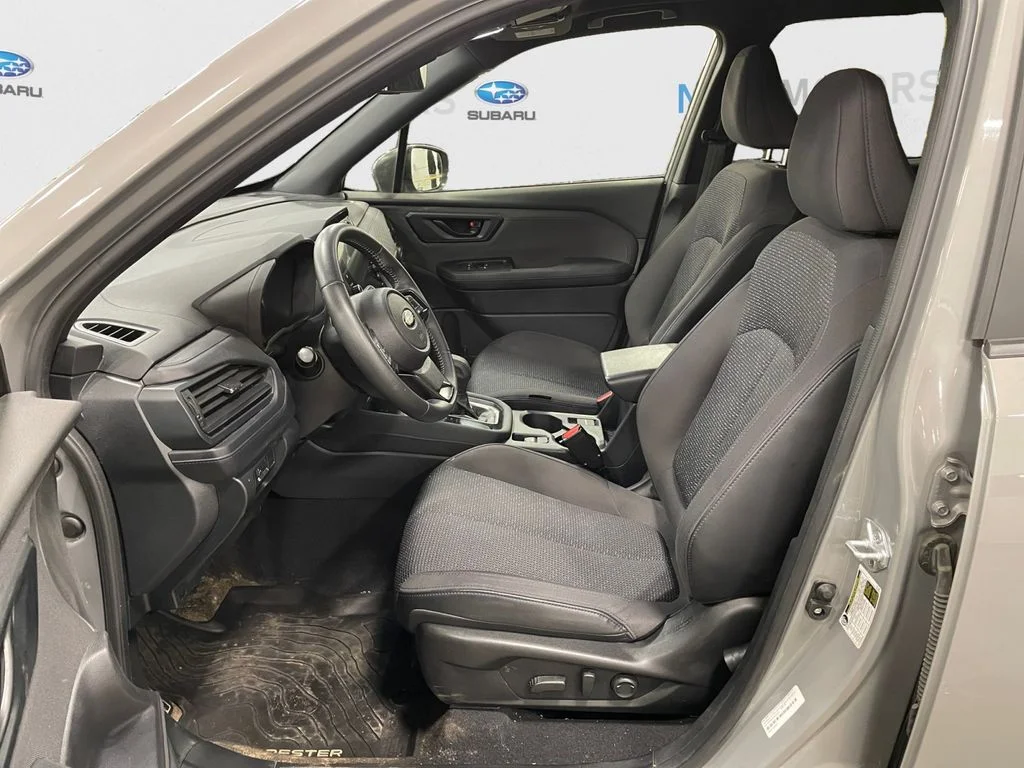Used 2025 Pearl Subaru Premium image 9