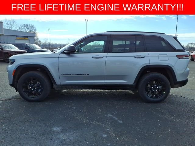 New 2026 Silver Zynith Exterior Paint Jeep Altitude image 4