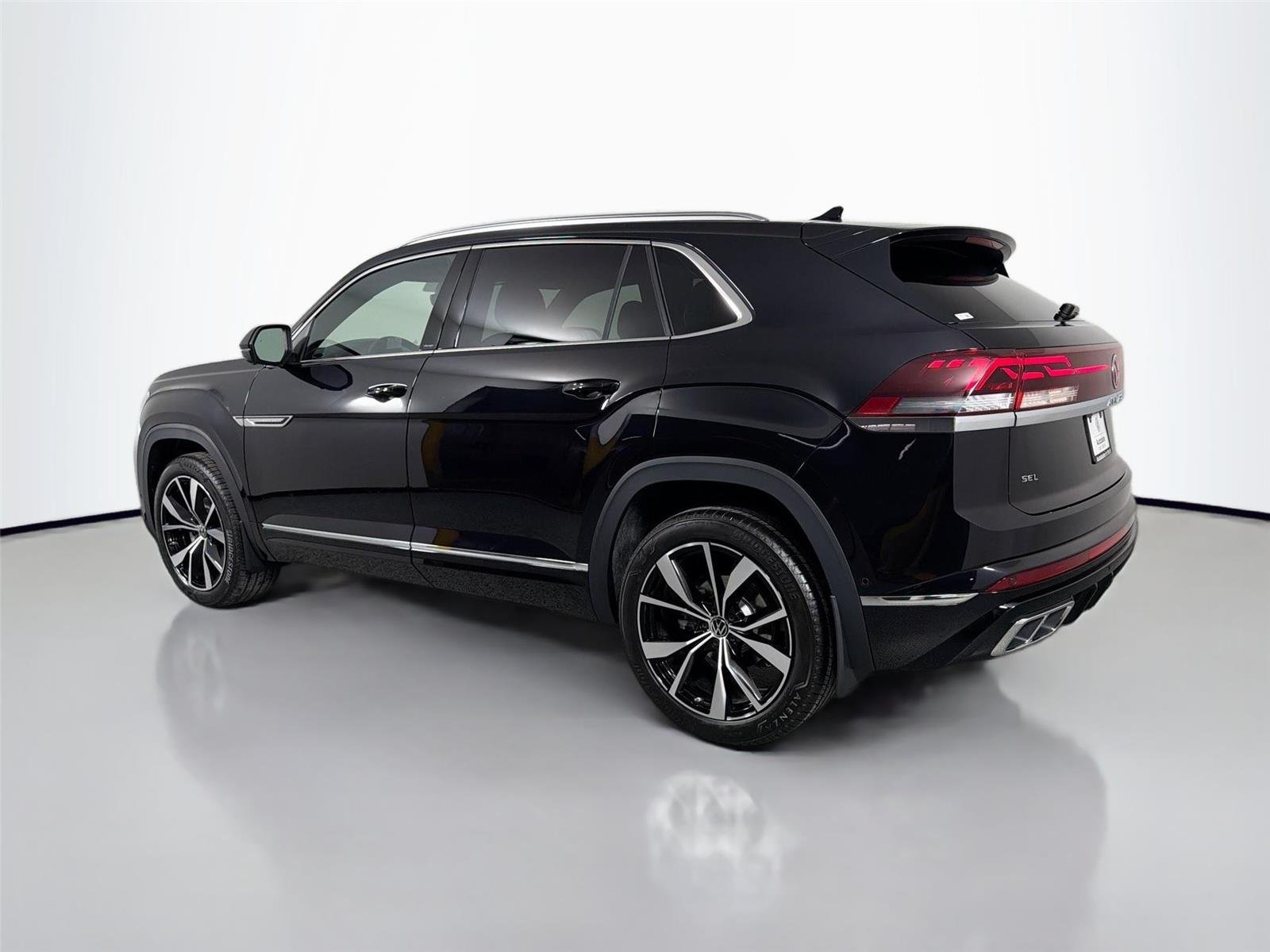 New 2026 Deep Black Pearl Volkswagen 2.0T SEL Premium R-Line image 7