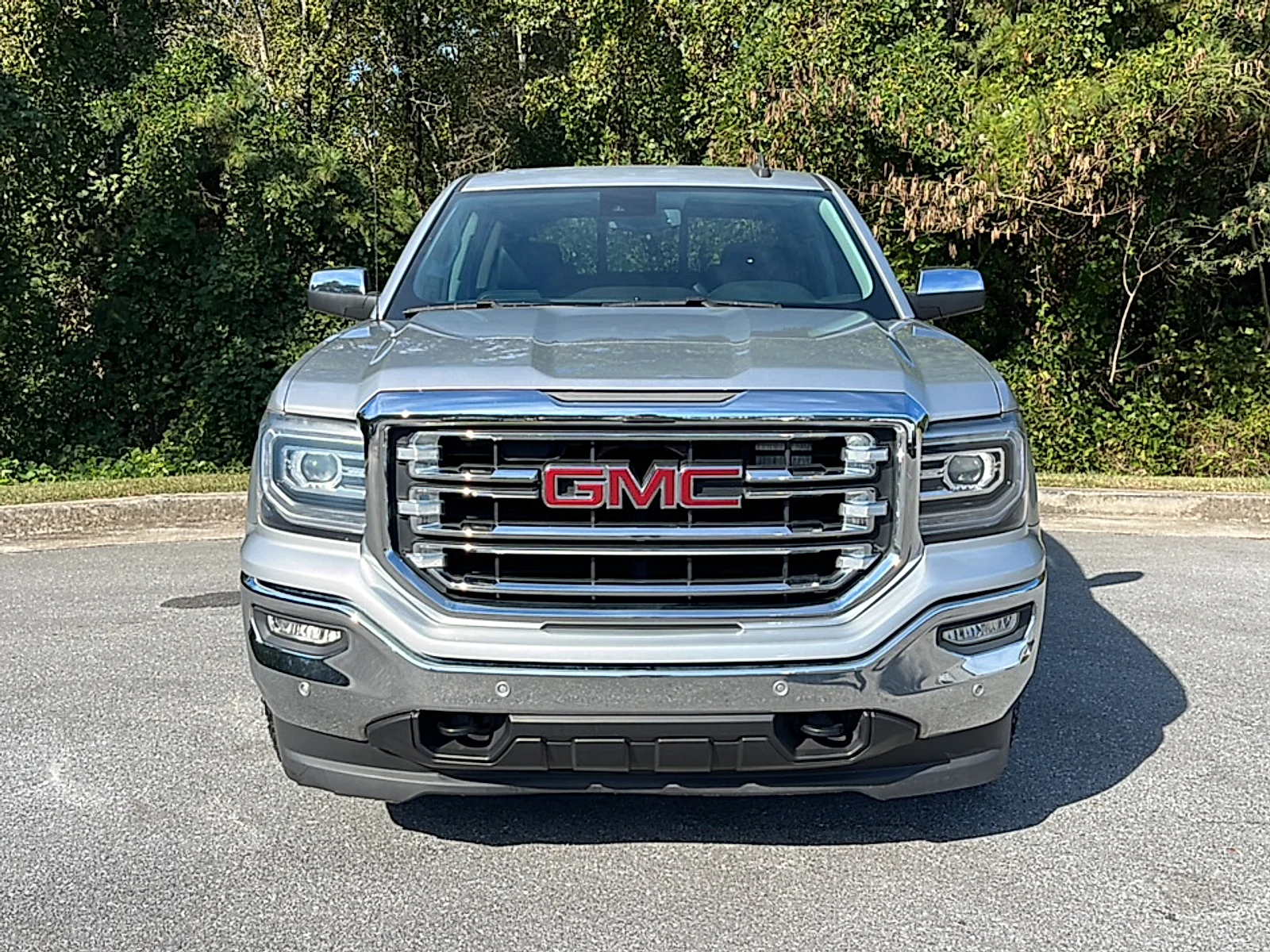 Used 2018 Quicksilver Metallic GMC SLT image 18