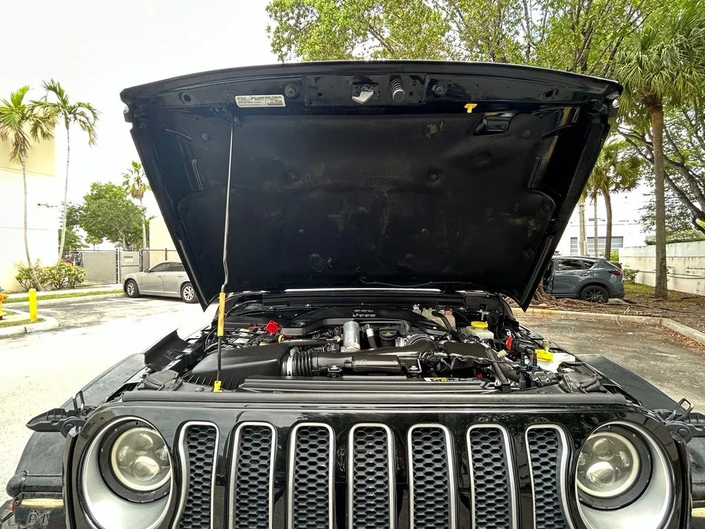 Used 2018 Black Jeep Unlimited Sahara image 31