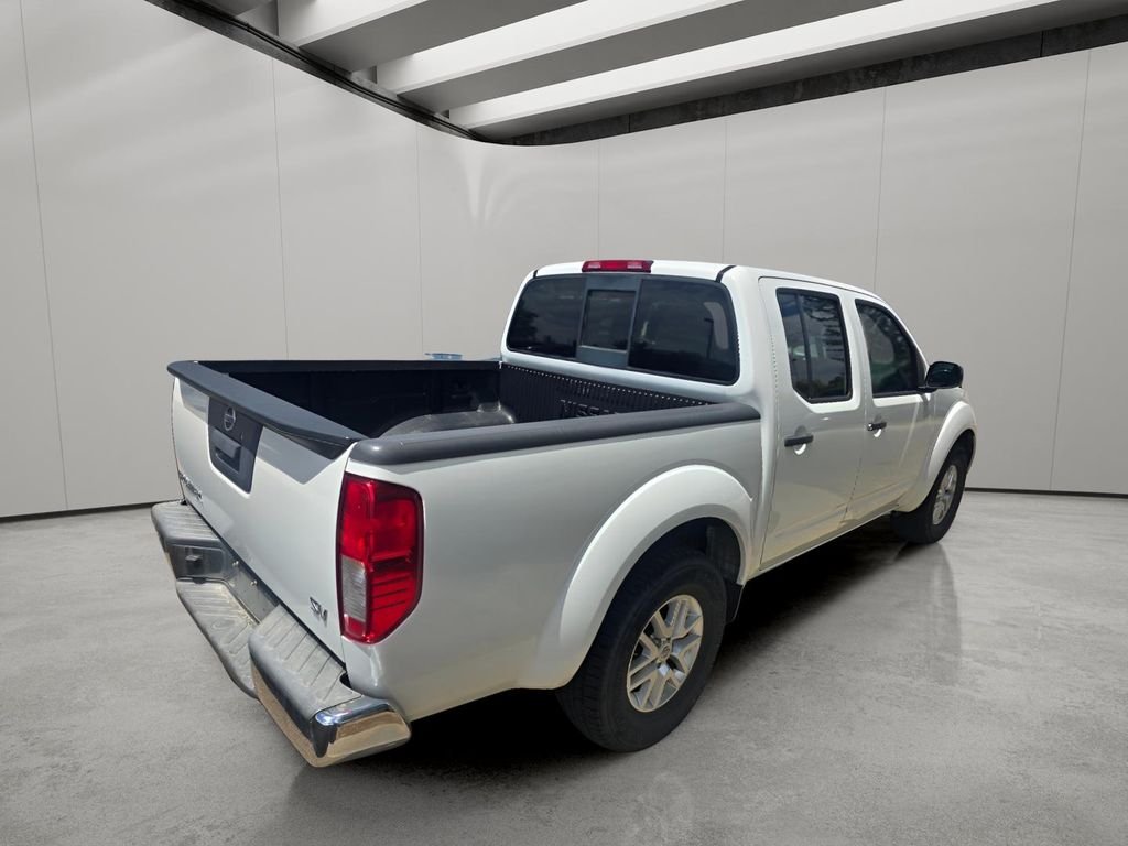 Used 2016 Glacier White Nissan SV image 8