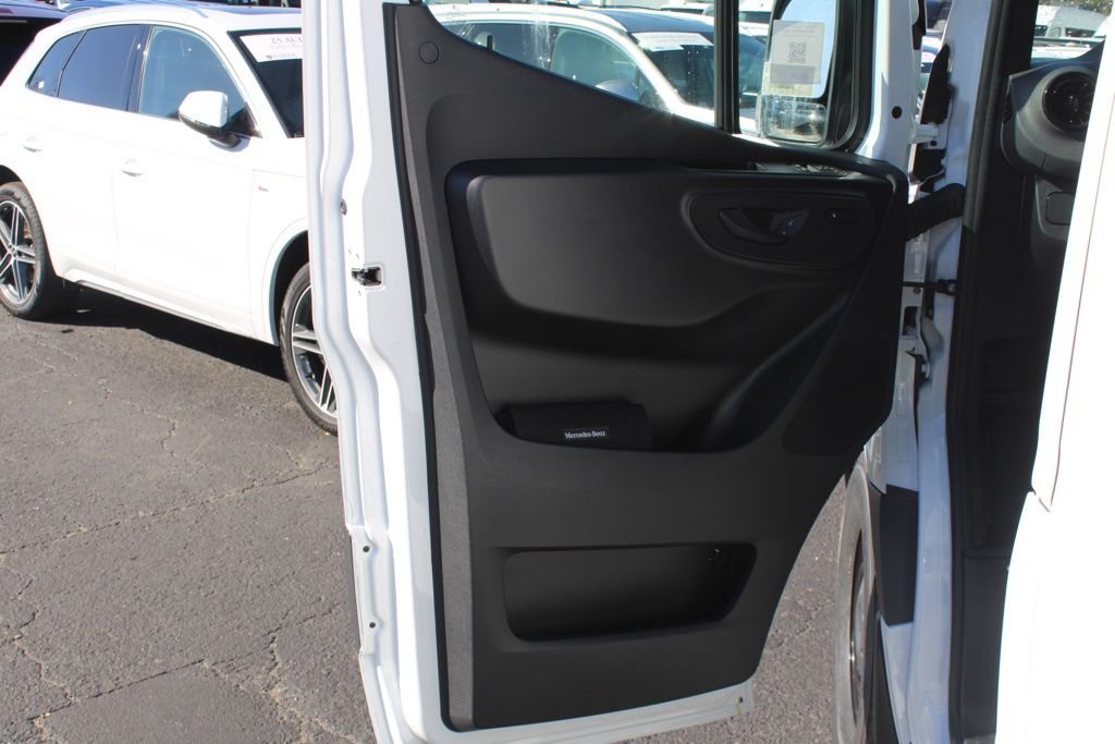 New 2026 Arctic White Mercedes-Benz Cargo 170 WB image 18