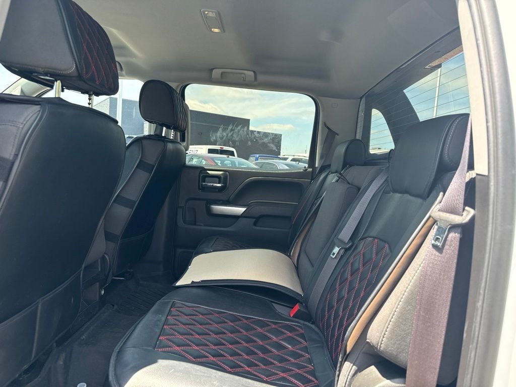 Used 2017 White Chevrolet LT image 10