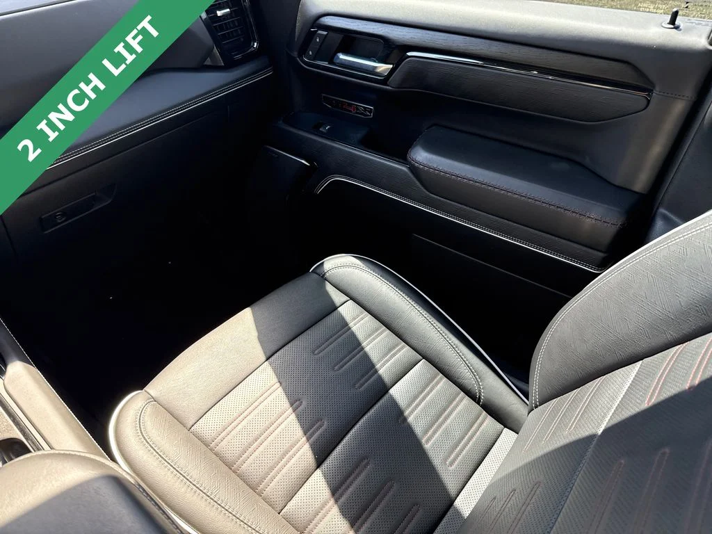 Used 2022 White GMC AT4X image 15