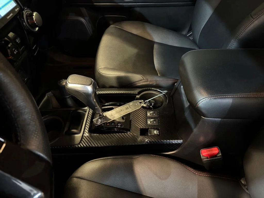 Used 2020 Midnight Black Metallic Toyota Venture image 18