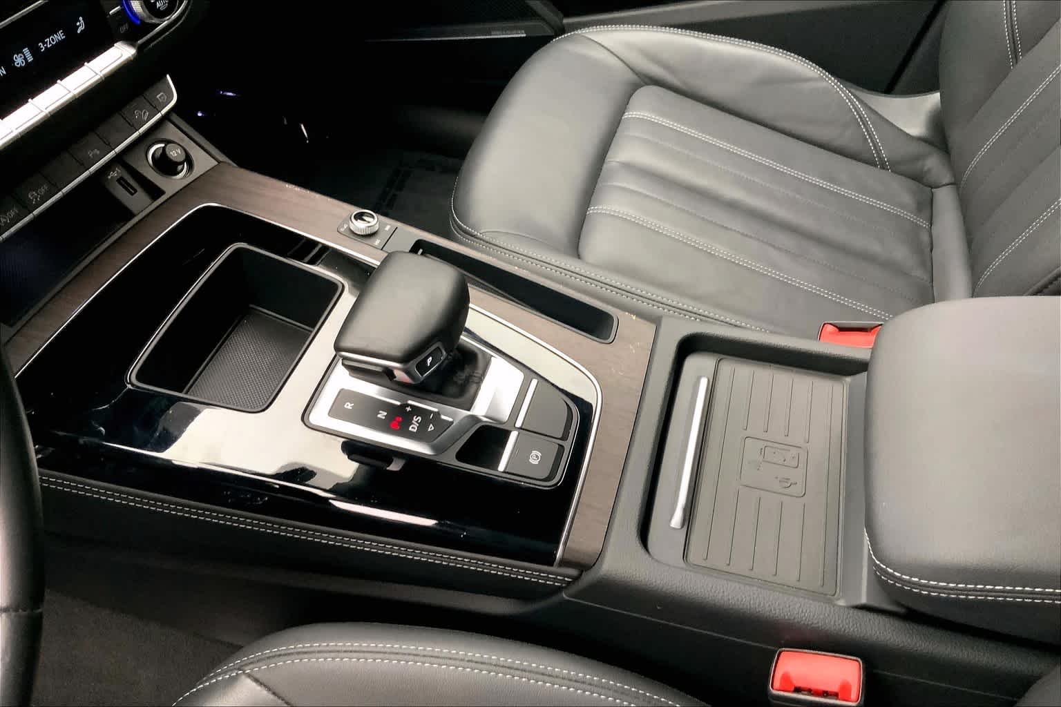Used 2021 Mythos Black Metallic Audi Premium Plus image 17