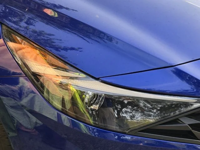 Used 2021 Blue Hyundai SE image 11